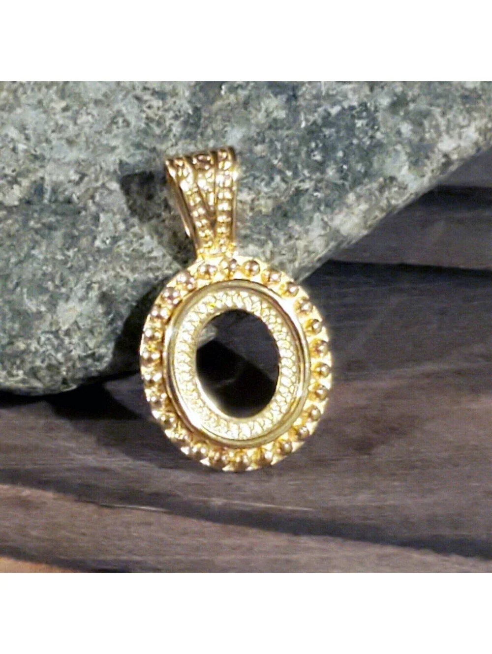 Cabochon Pendant Setting 12x10mm Oval Gold 14K Plated Rope Design